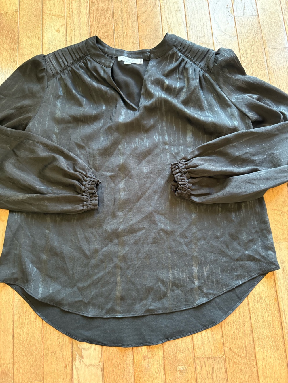 Womens Chico's long sleeve blouse size 6